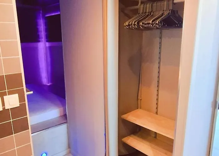 Village Naturiste R4n - Too Hot Coursives Apartament