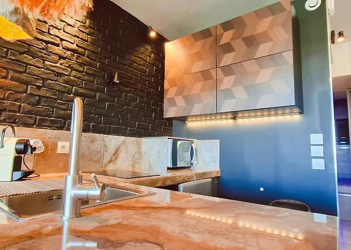 Village Naturiste R4n - Too Hot Coursives Apartament *